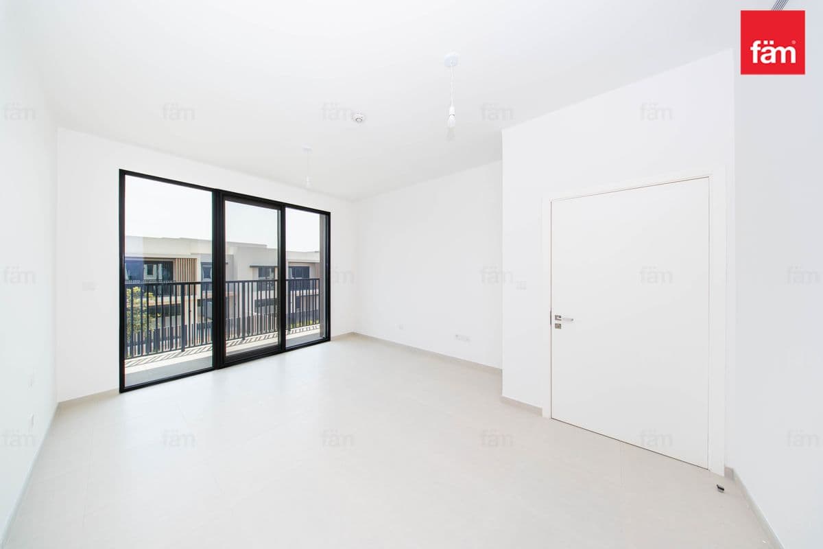 4 bedroom townhouse in Jebel Ali Village Townhouses Phase 1, photograph 14 of 20