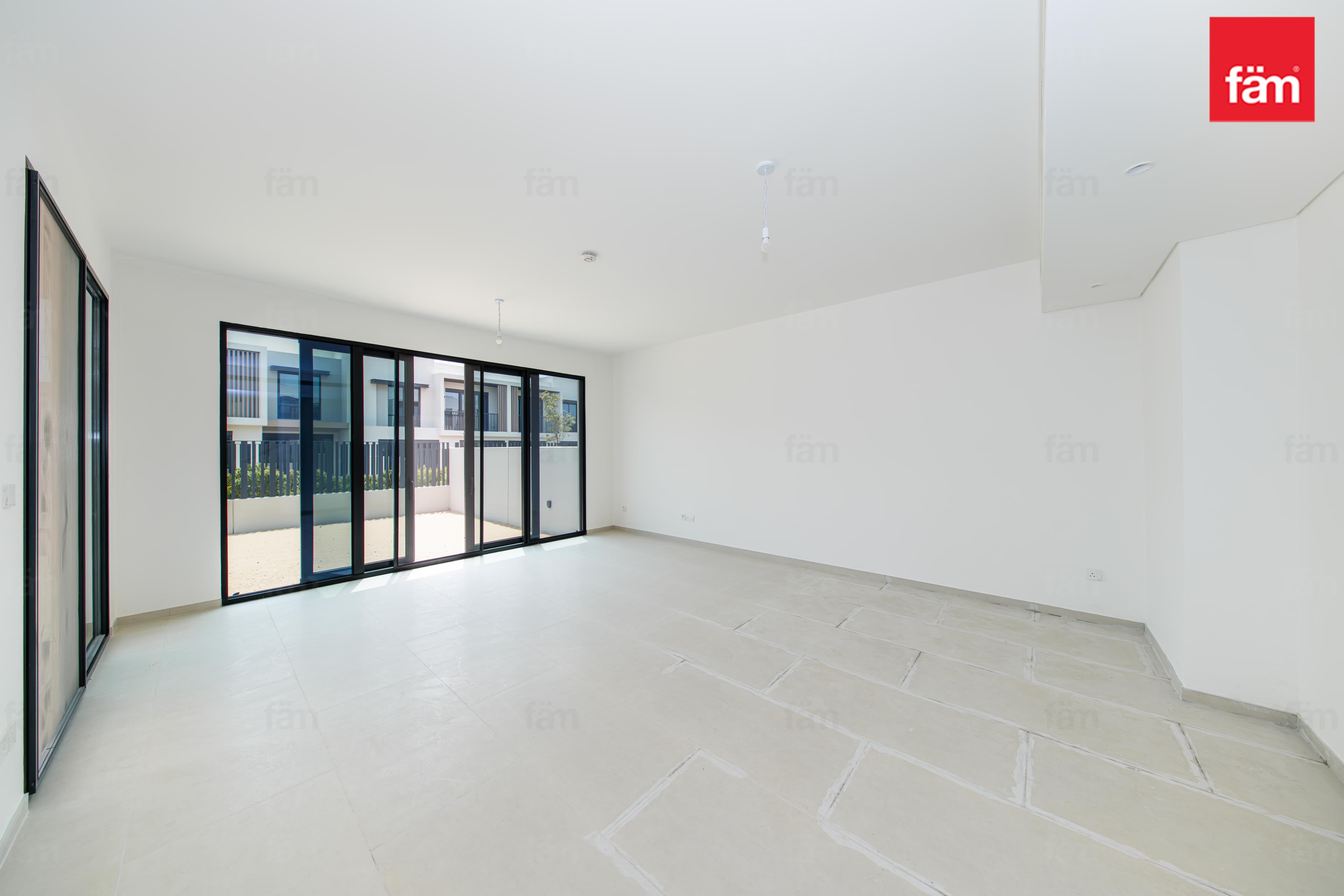 4 bedroom townhouse in Jebel Ali Village Townhouses - Phase 3, photograph 9 of 15