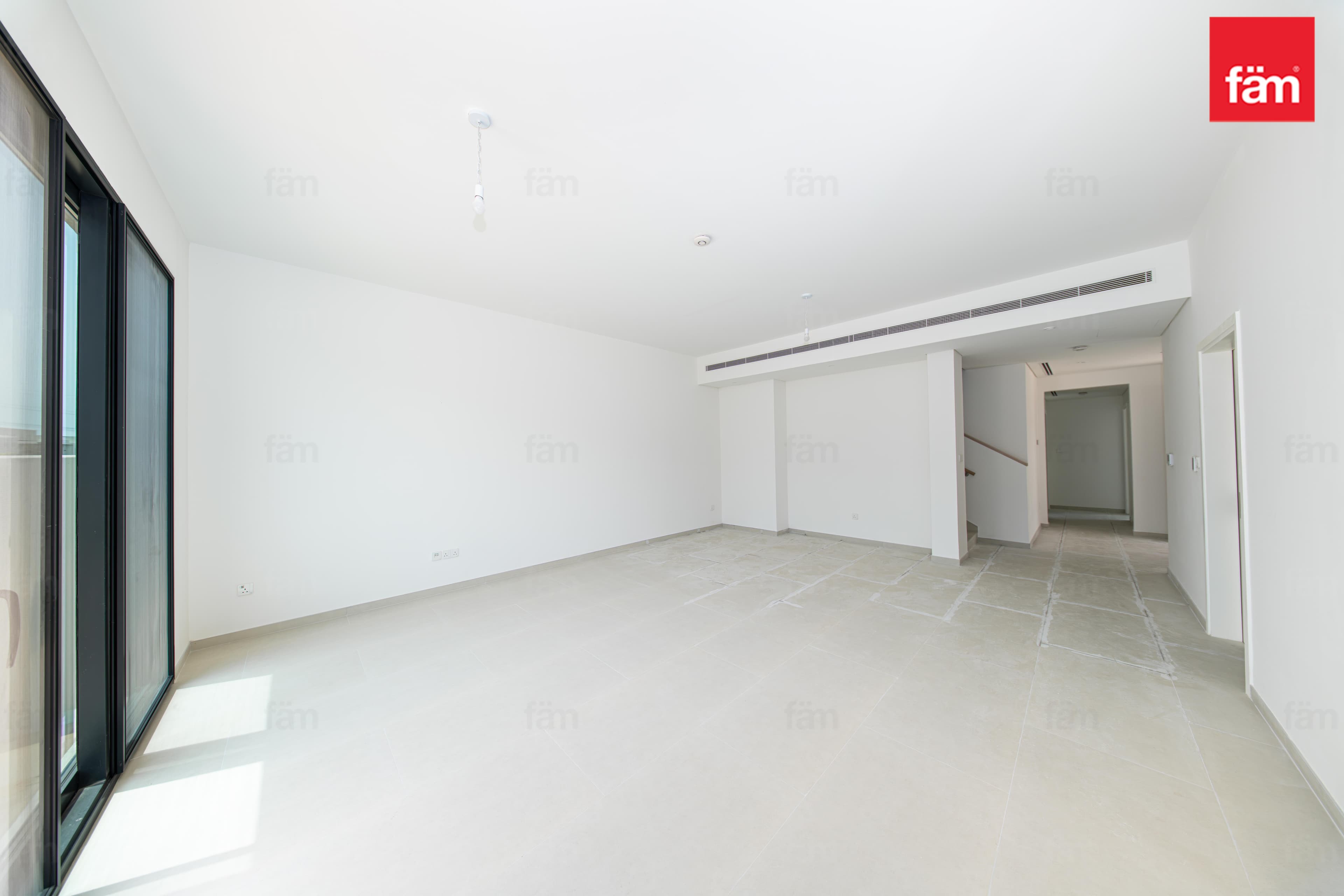 4 bedroom townhouse in Jebel Ali Village Townhouses - Phase 3, photograph 7 of 15