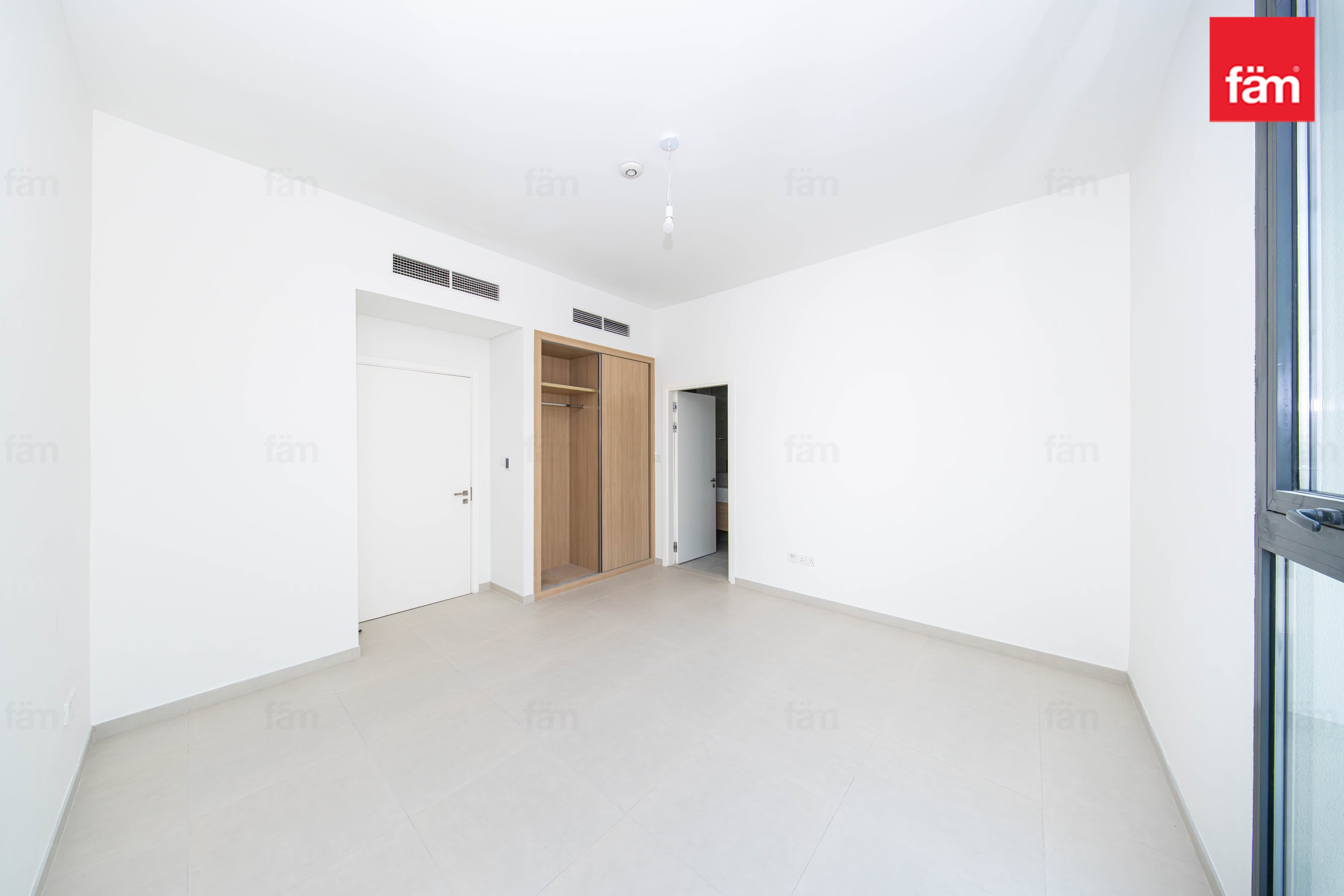 4 bedroom townhouse in Jebel Ali Village Townhouses - Phase 3, photograph 12 of 15