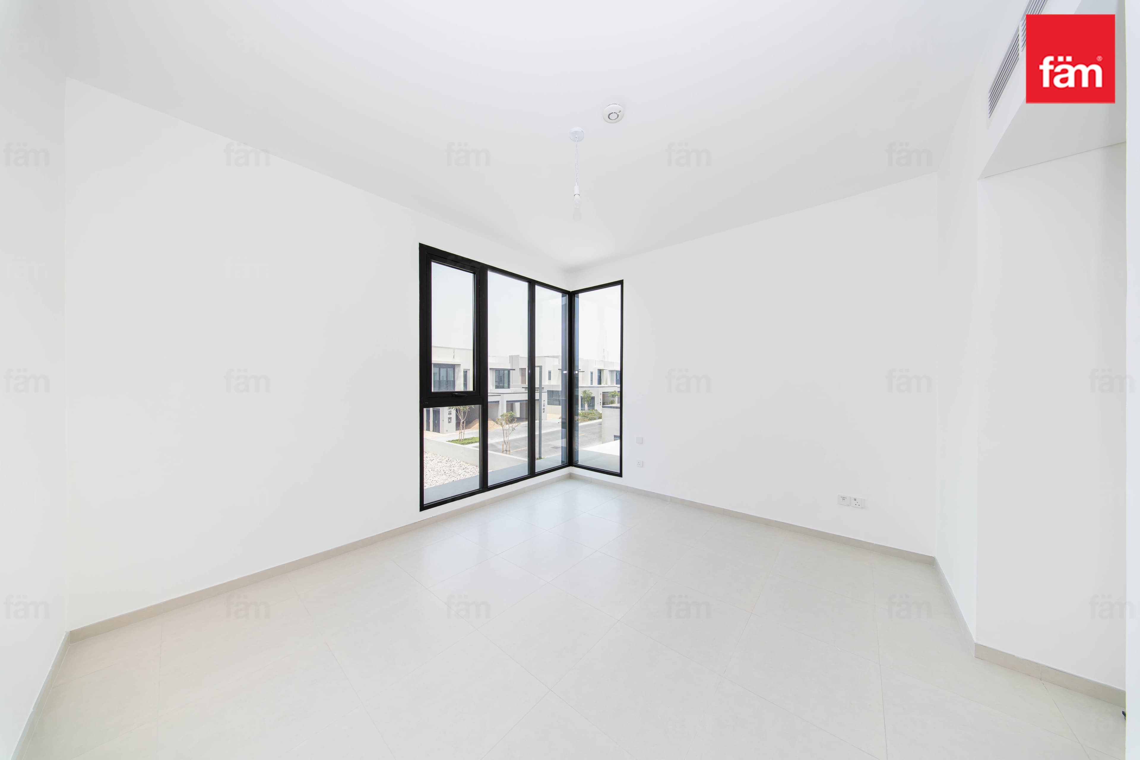 4 bedroom townhouse in Jebel Ali Village Townhouses - Phase 3, photograph 11 of 15