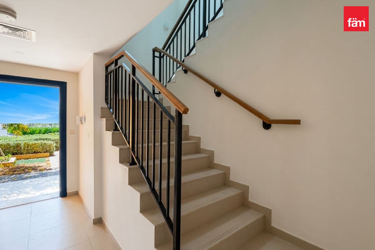 5 bedroom townhouse in La Quinta, photograph 6 of 13