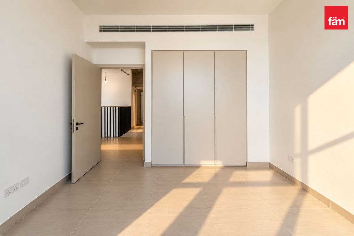 4 bedroom townhouse in Mudon Al Ranim 8, photograph 6 of 15