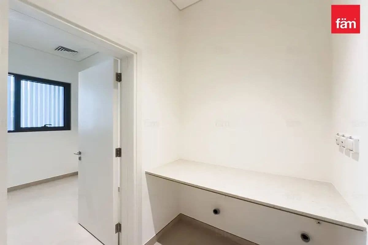 3 bedroom townhouse in Nad Al Sheba Gardens Phase 2, photograph 7 of 20