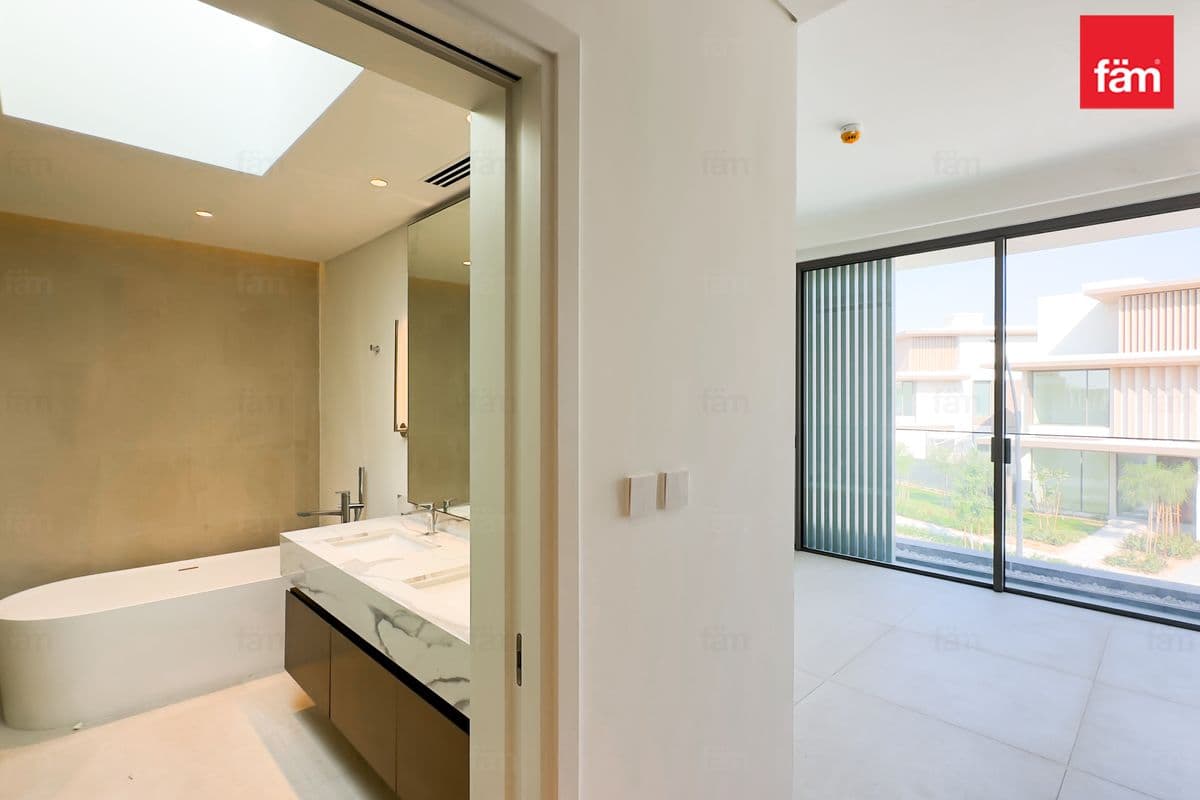 3 bedroom townhouse in Nad Al Sheba Gardens Phase 2, photograph 13 of 20