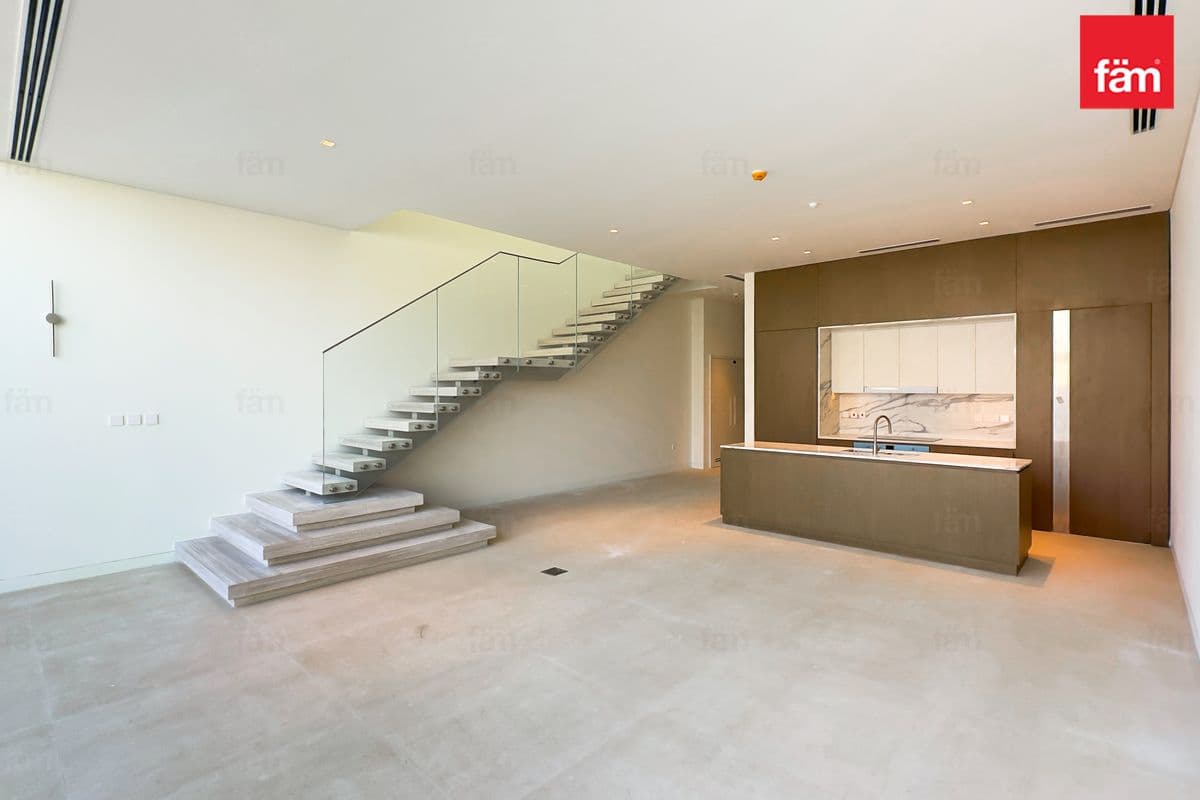 3 bedroom townhouse in Nad Al Sheba Gardens Phase 3, photograph 3 of 20