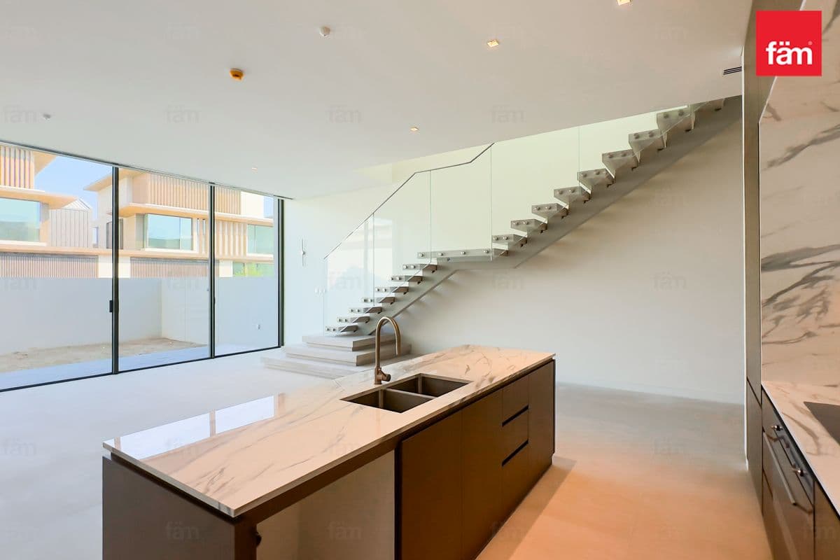 3 bedroom townhouse in Nad Al Sheba Gardens Phase 3, photograph 5 of 20