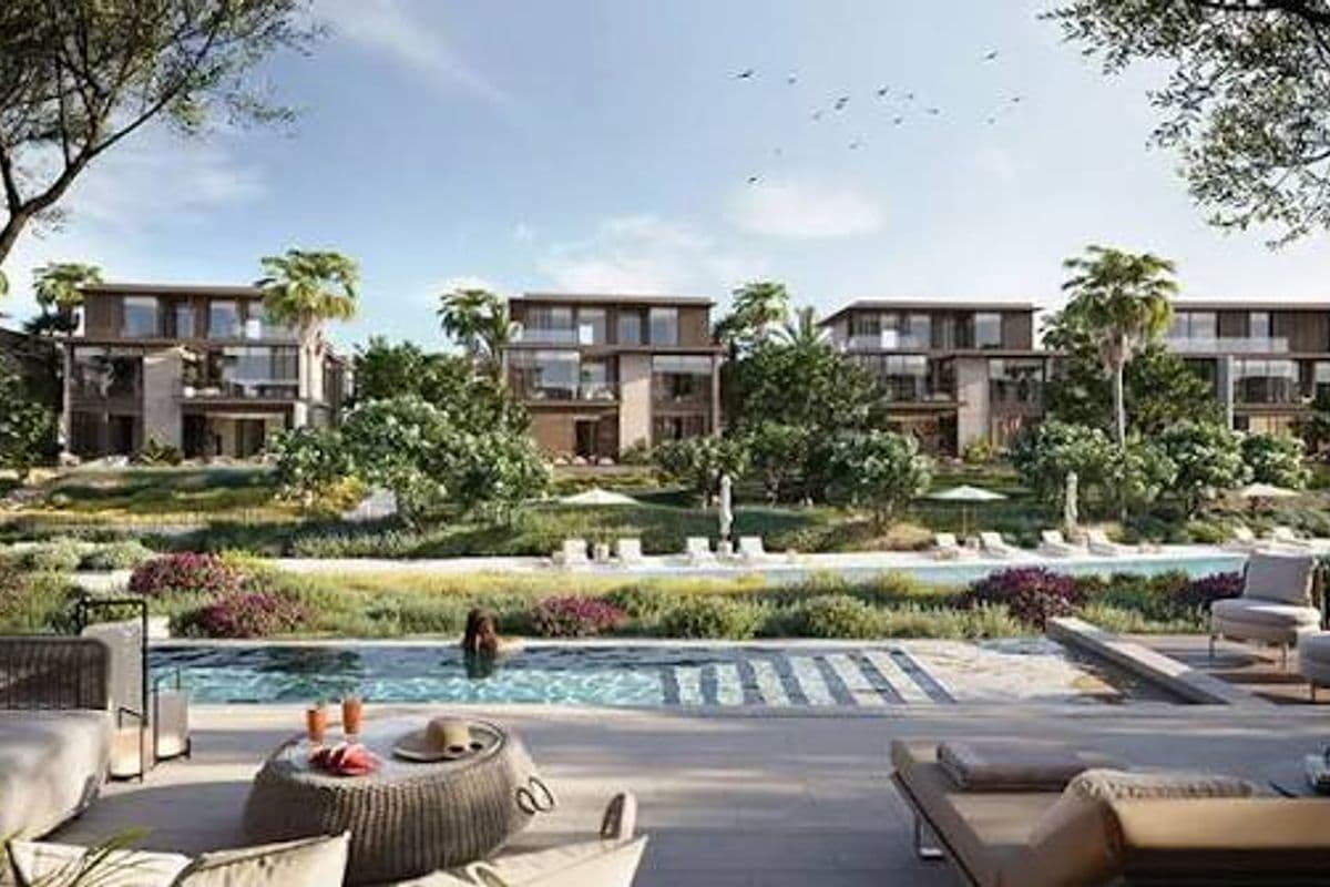 3 bedroom townhouse in Nad Al Sheba Gardens Phase 7, photograph 2 of 10