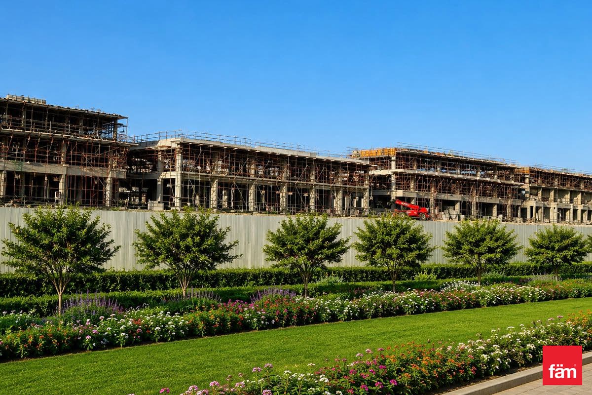 3 bedroom townhouse in Nad Al Sheba Gardens Phase 4, photograph 2 of 11