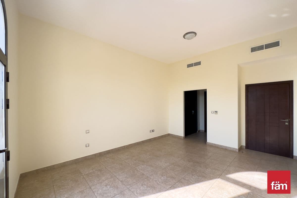 4 bedroom townhouse in Naseem, photograph 6 of 20