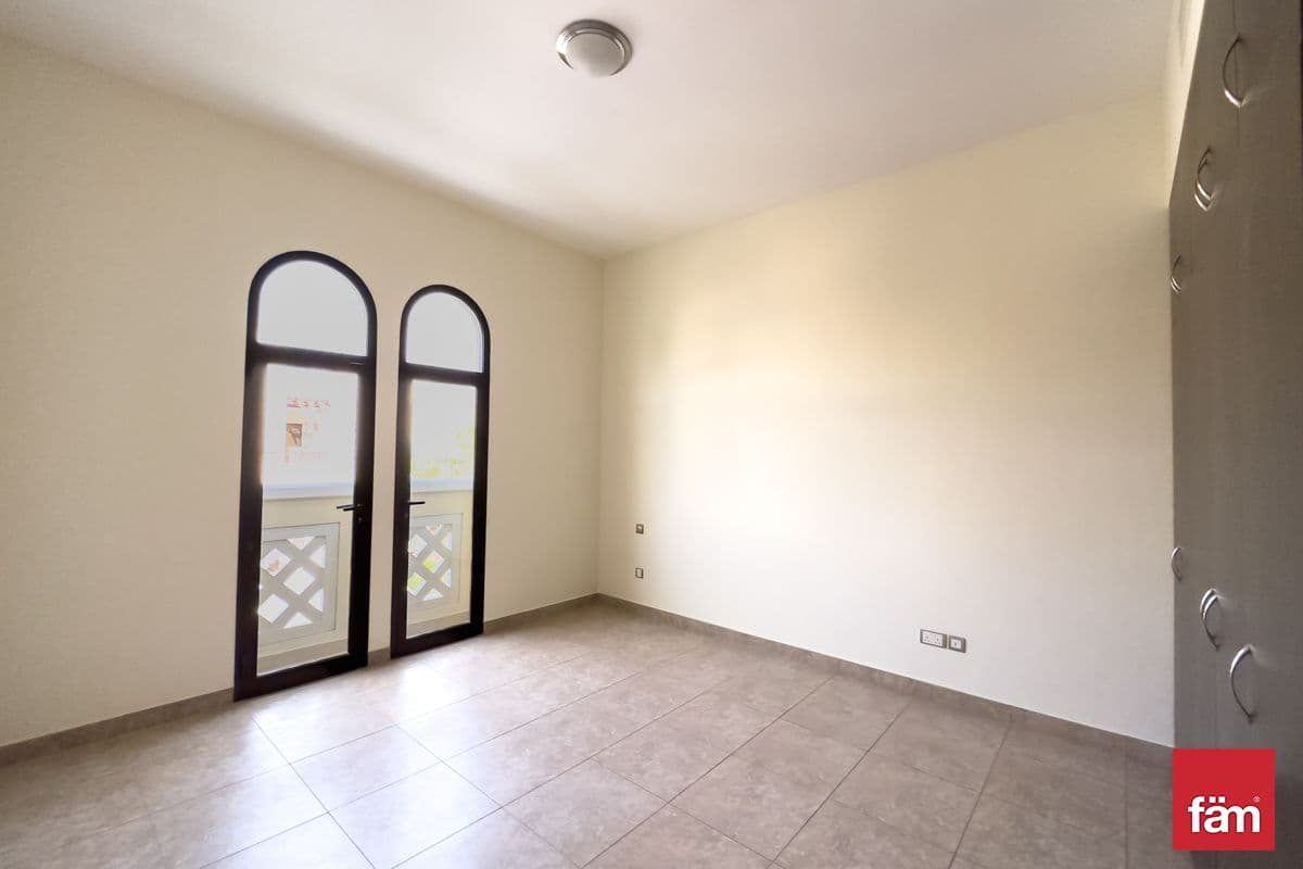 4 bedroom townhouse in Naseem, photograph 9 of 20