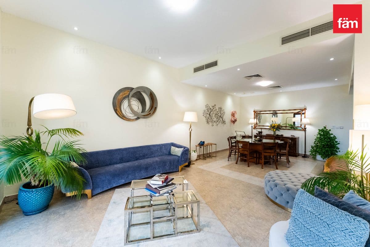 4 bedroom townhouse in Naseem, photograph 6 of 20