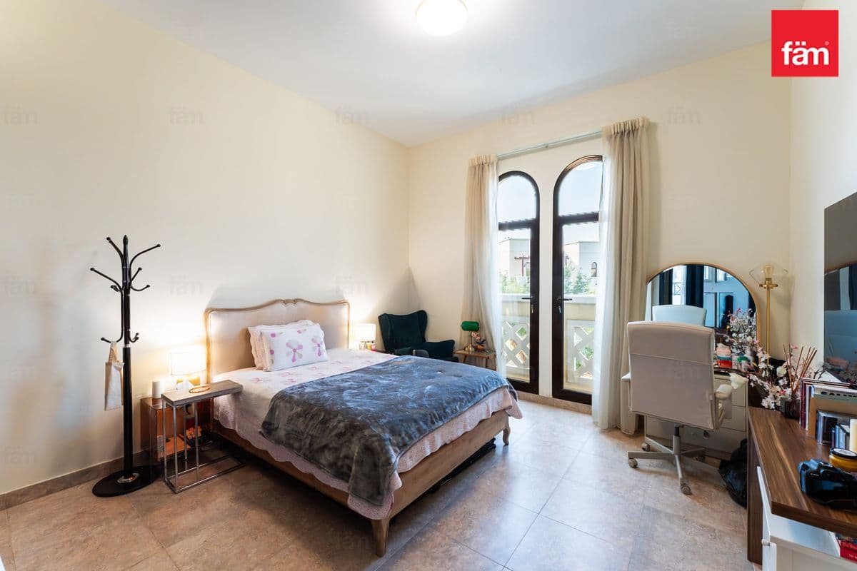 4 bedroom townhouse in Naseem, photograph 8 of 20