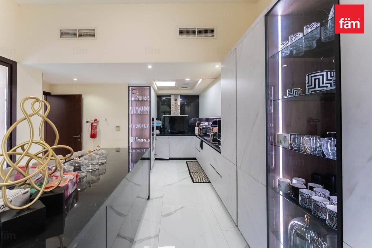 4 bedroom townhouse in Naseem, photograph 7 of 20