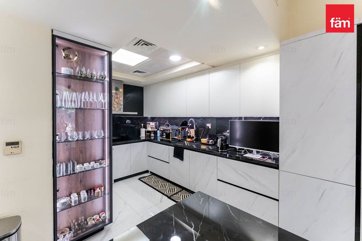 4 bedroom townhouse in Naseem, photograph 3 of 20