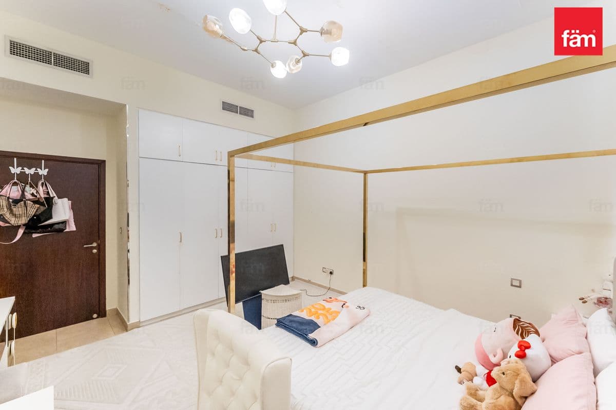 4 bedroom townhouse in Naseem, photograph 13 of 20