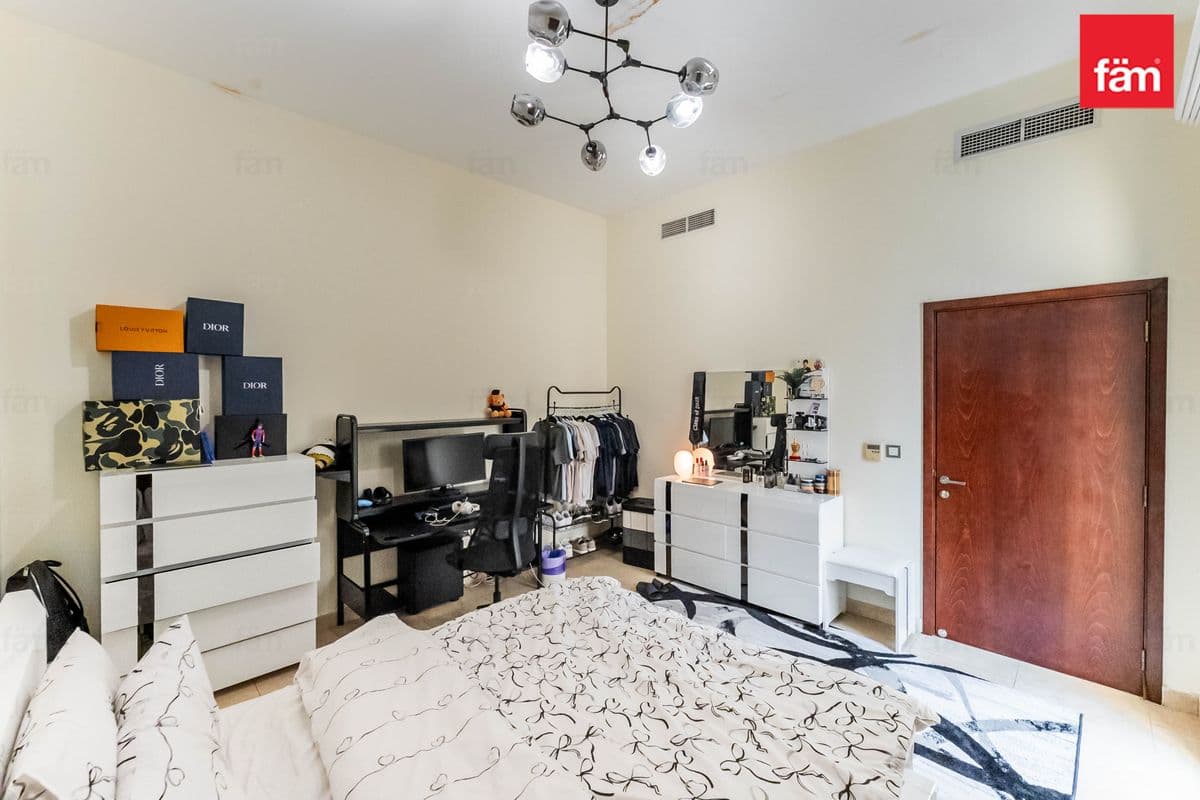 4 bedroom townhouse in Naseem, photograph 15 of 20