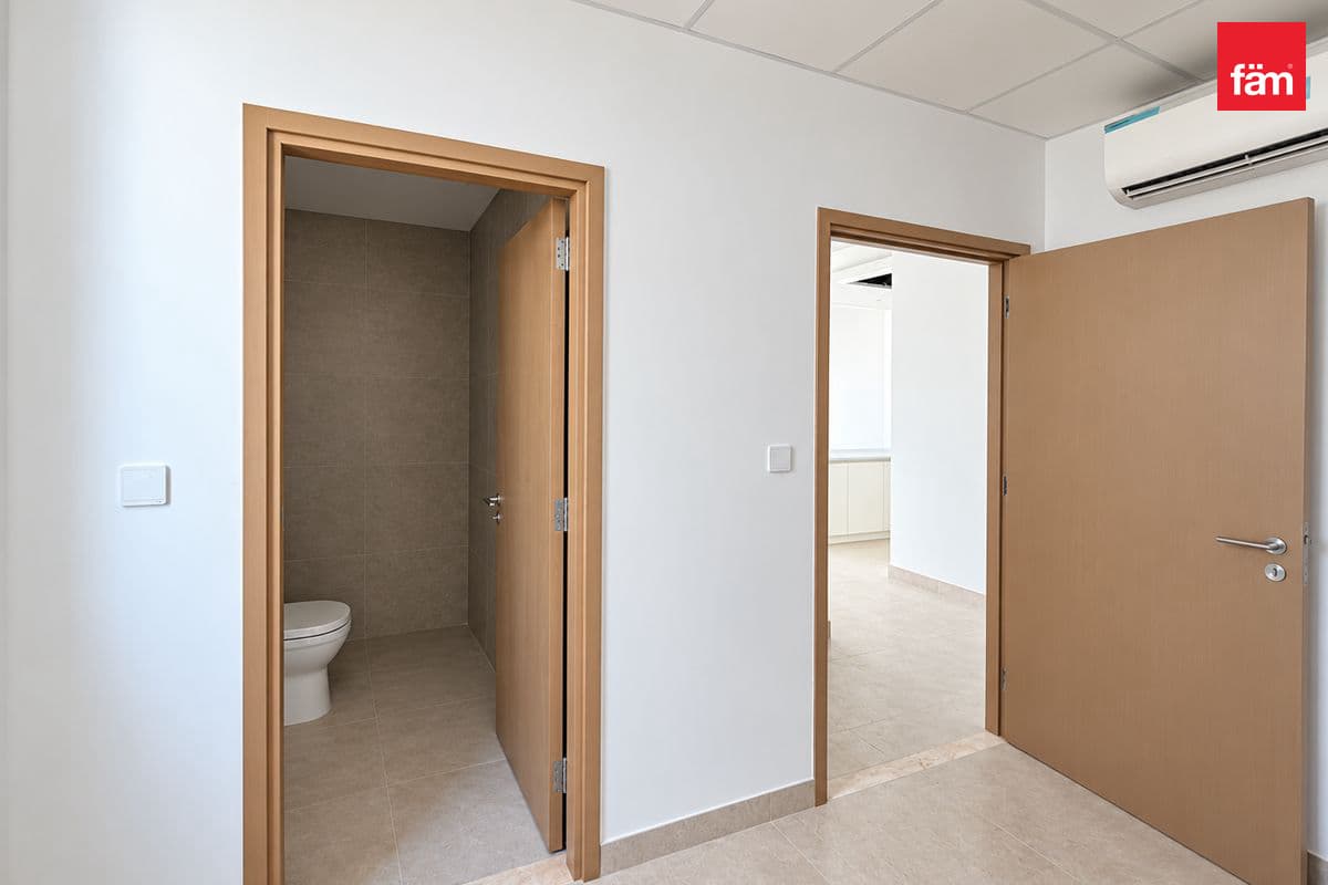 4 bedroom townhouse in Opal Gardens, photograph 10 of 20
