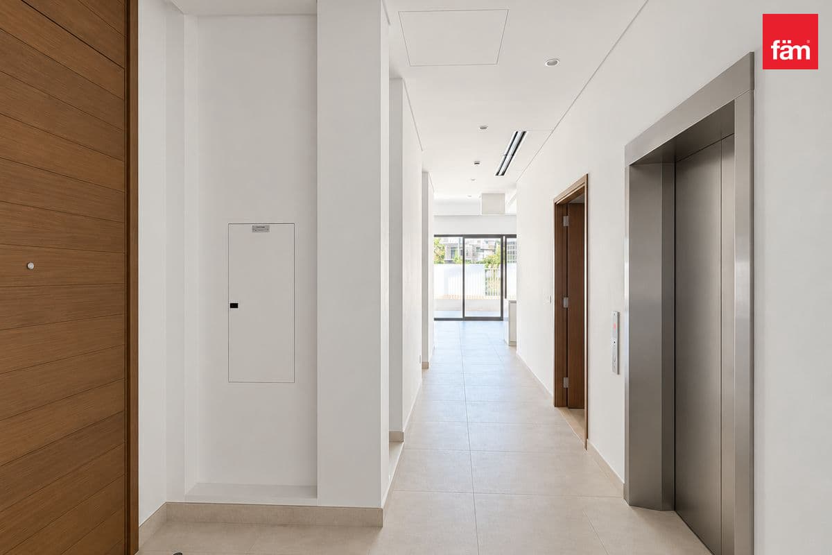 4 bedroom townhouse in Opal Gardens, photograph 7 of 20
