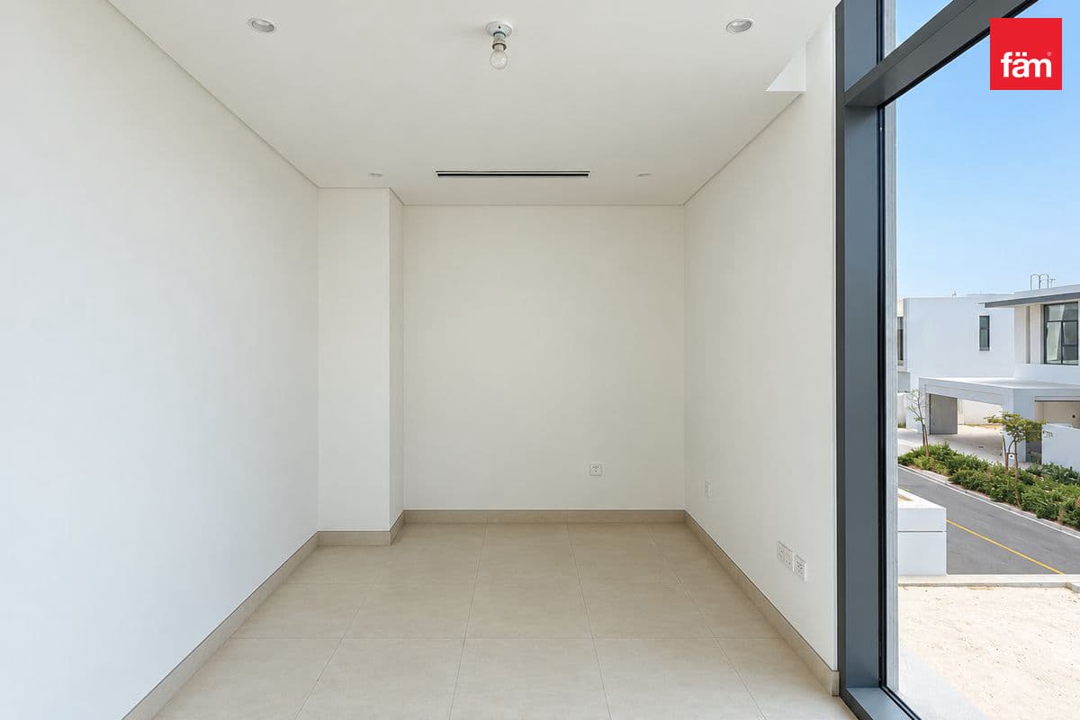 4 bedroom townhouse in Opal Gardens, photograph 18 of 20