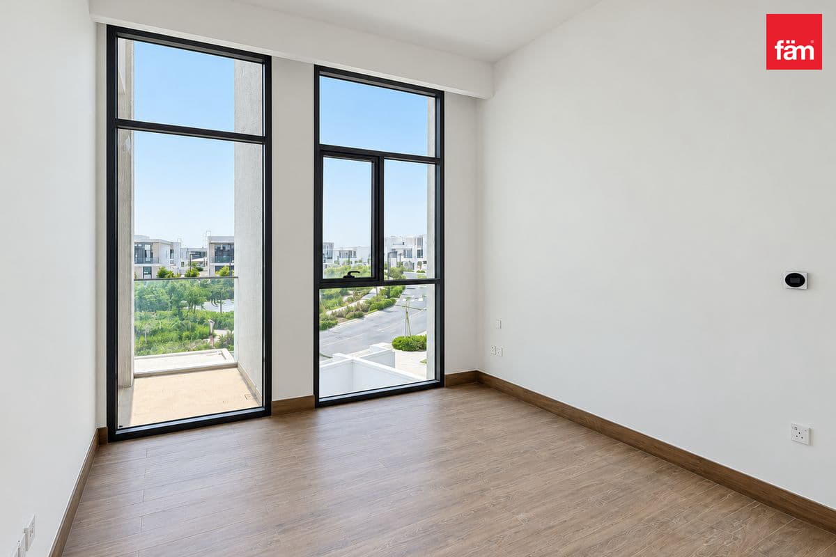 4 bedroom townhouse in Opal Gardens, photograph 15 of 20