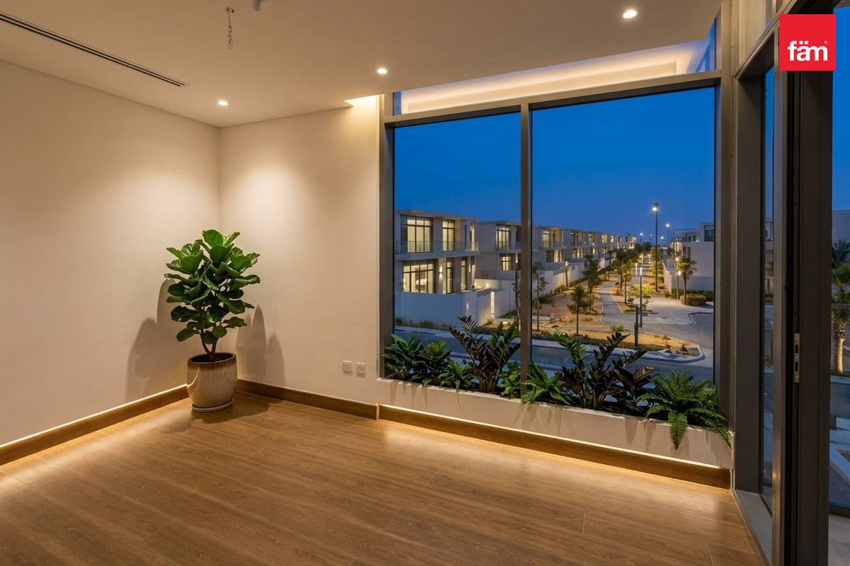 4 bedroom townhouse in Opal Gardens, photograph 14 of 20
