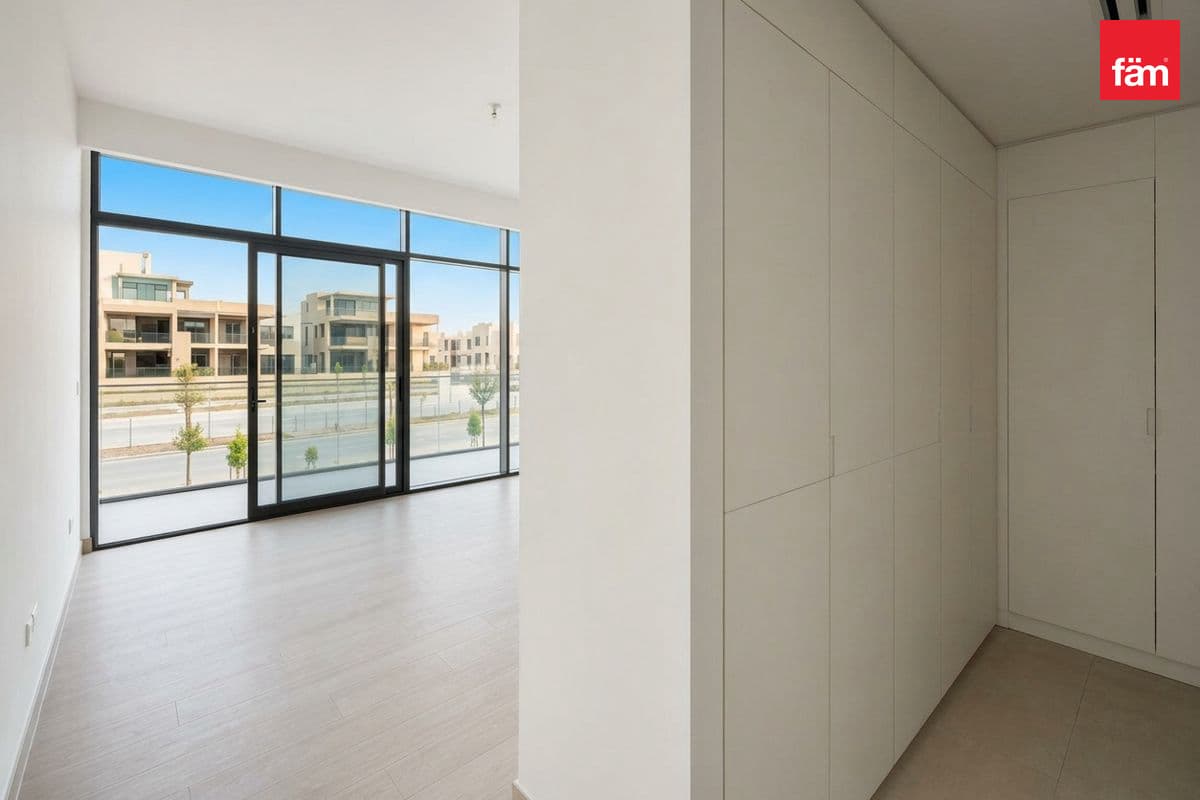 4 bedroom townhouse in Opal Gardens, photograph 12 of 20