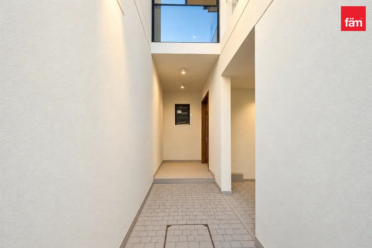 4 bedroom townhouse in Opal Gardens, photograph 18 of 20
