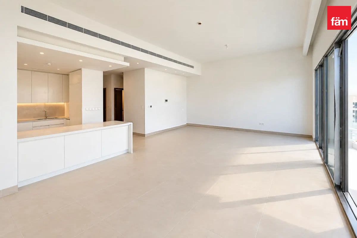 4 bedroom townhouse in Opal Gardens, photograph 2 of 20