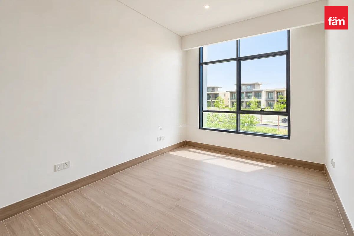 4 bedroom townhouse in Opal Gardens, photograph 4 of 20