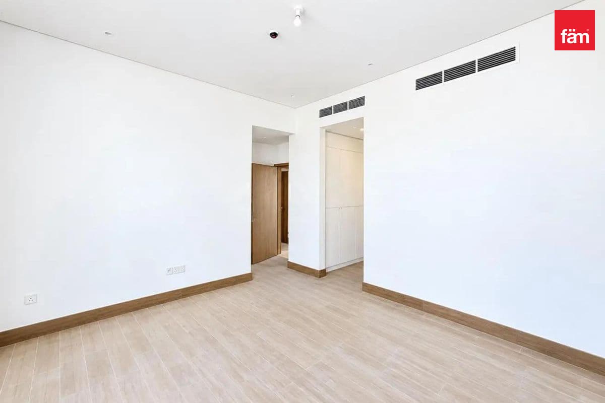 4 bedroom townhouse in Opal Gardens, photograph 10 of 20