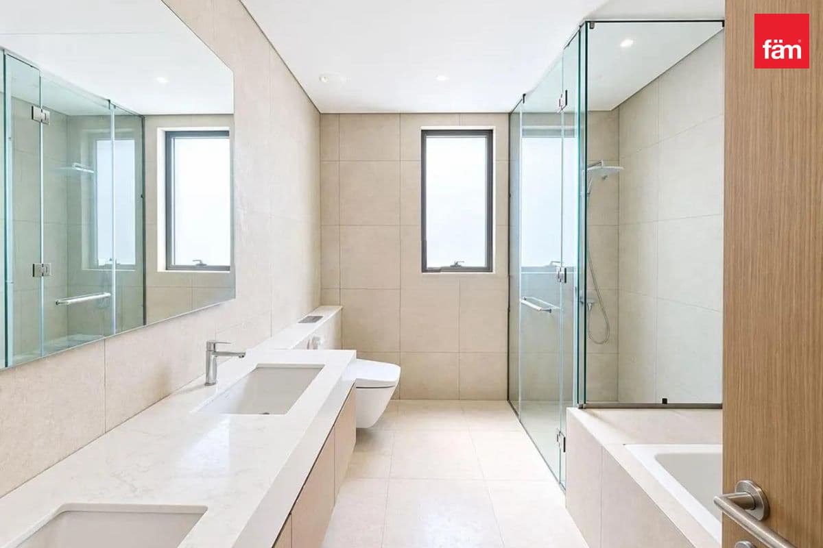 4 bedroom townhouse in Opal Gardens, photograph 5 of 20