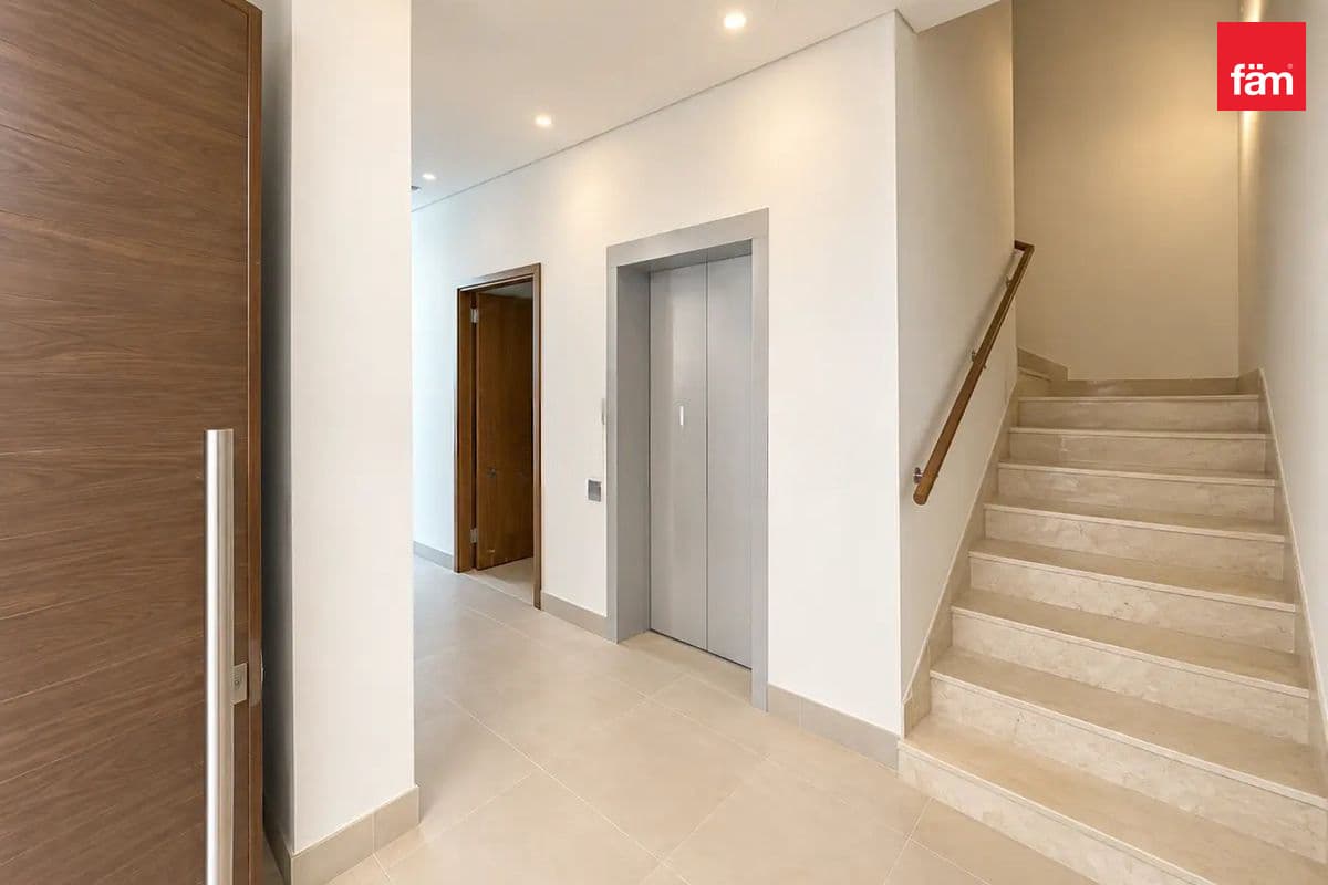 4 bedroom townhouse in Opal Gardens, photograph 9 of 20