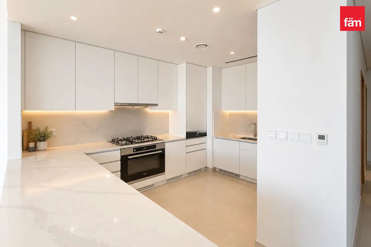 4 bedroom townhouse in Opal Gardens, photograph 4 of 20