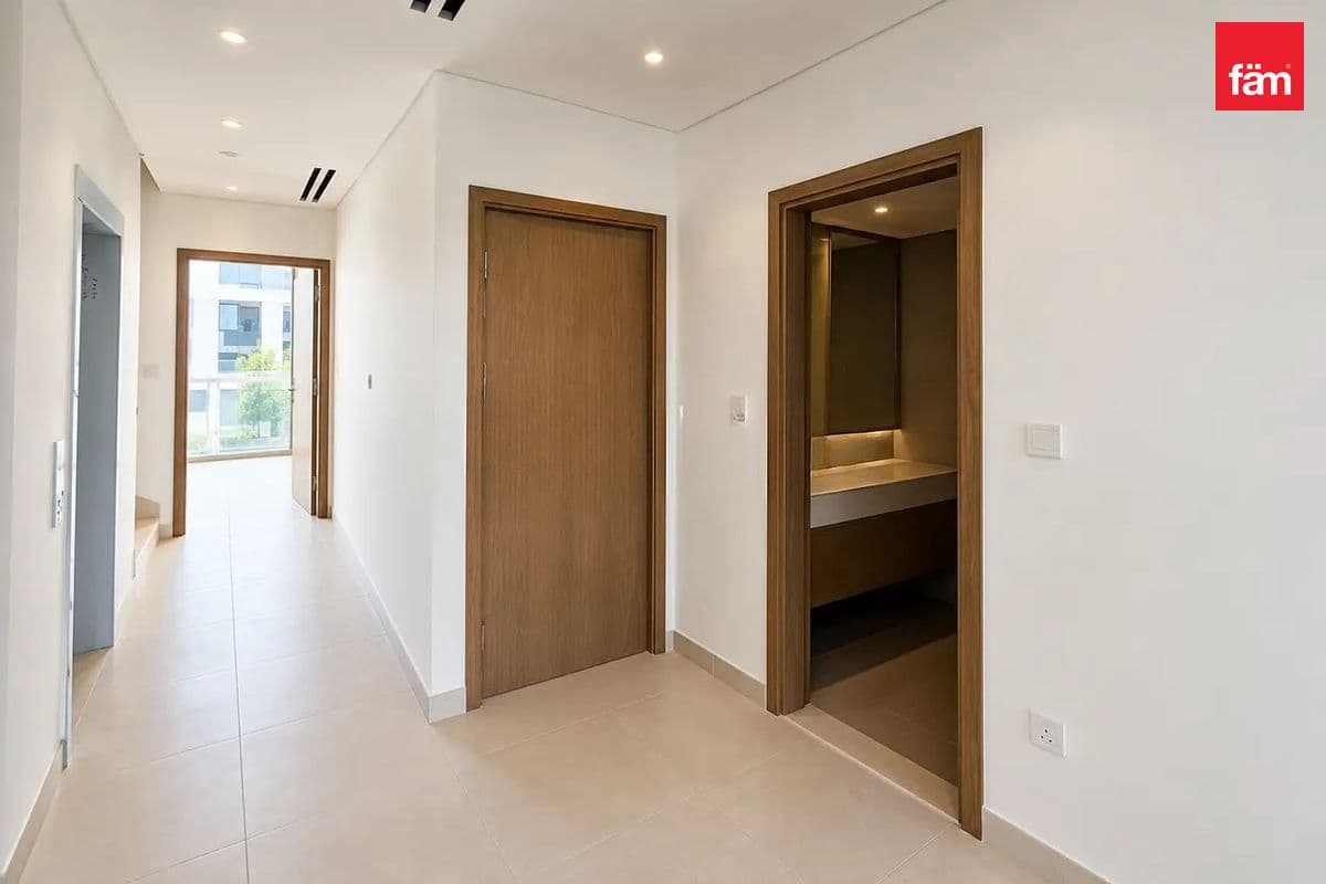 4 bedroom townhouse in Opal Gardens, photograph 7 of 20