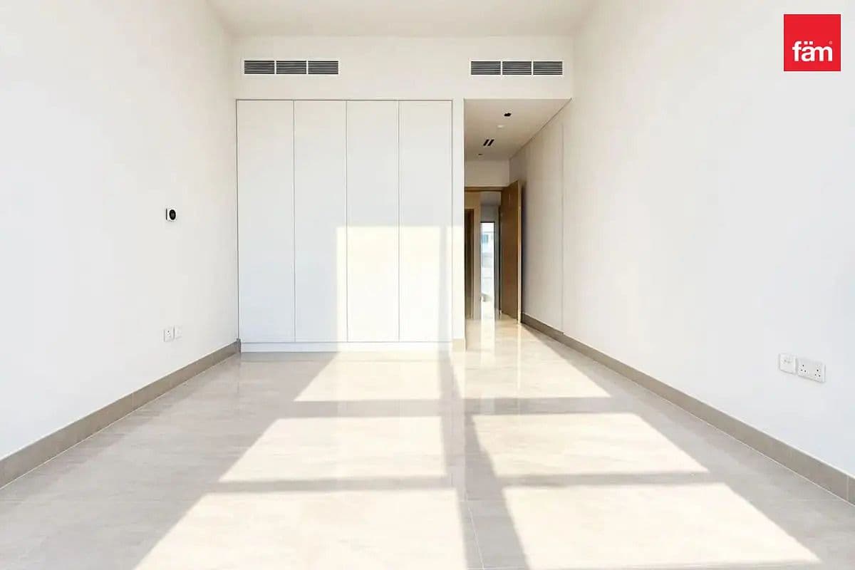 4 bedroom townhouse in Opal Gardens, photograph 8 of 15