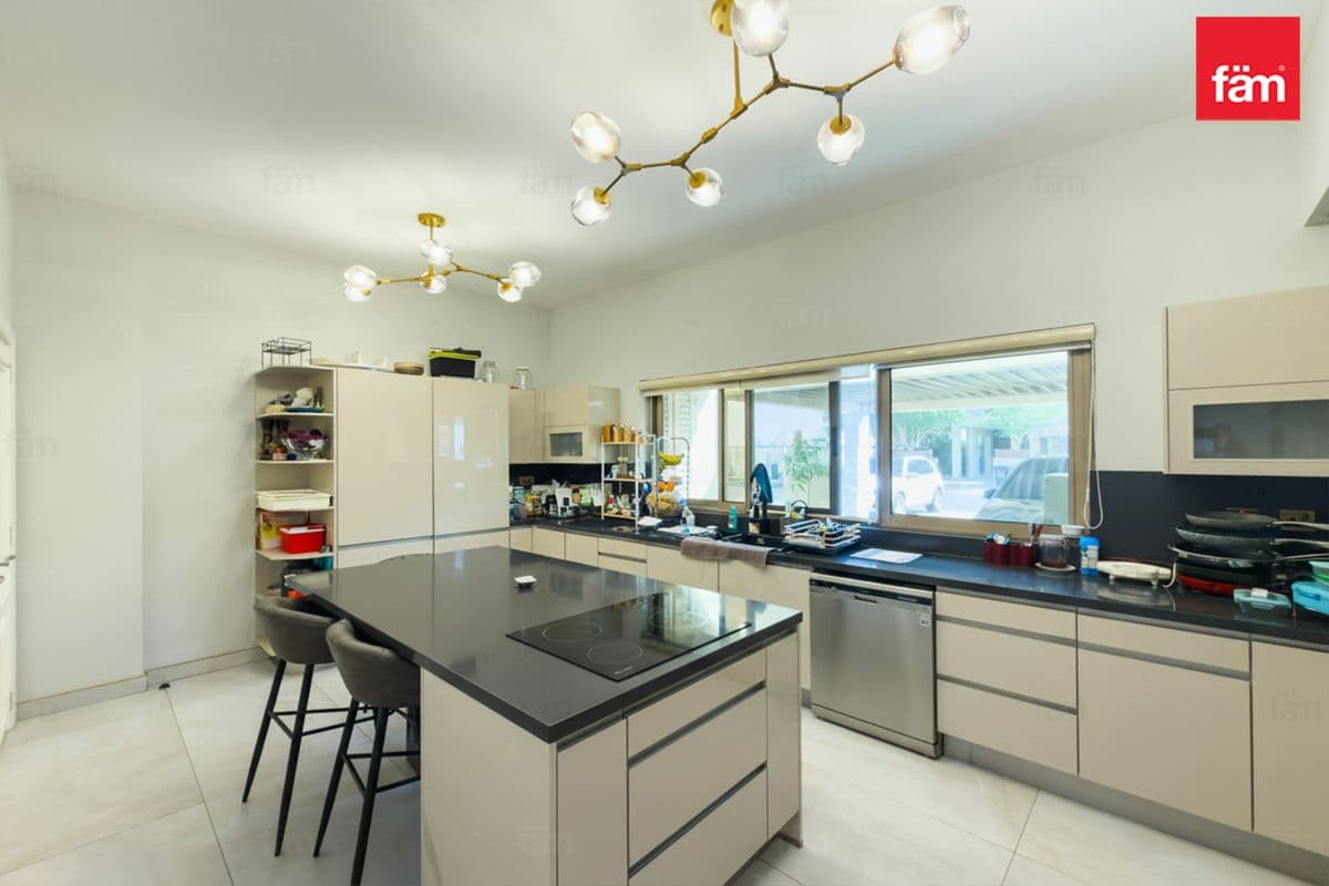 4 bedroom townhouse in The Polo Townhouses, photograph 14 of 20