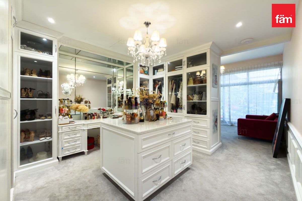 4 bedroom townhouse in The Polo Townhouses, photograph 16 of 20