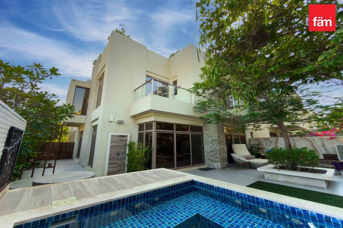 4 bedroom townhouse in The Polo Townhouses, photograph 11 of 20