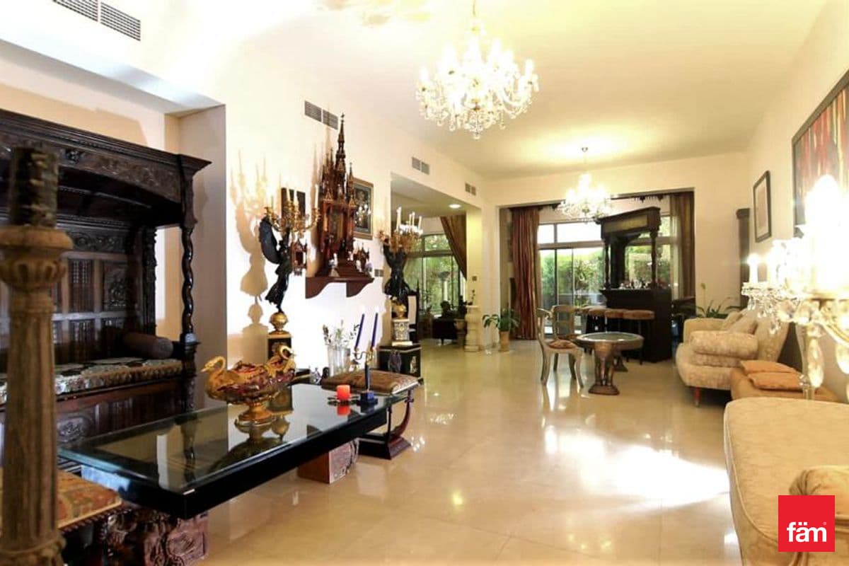 4 bedroom townhouse in The Polo Townhouses, photograph 11 of 19