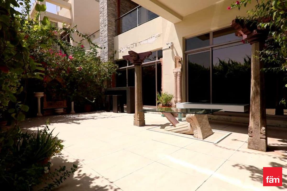 4 bedroom townhouse in The Polo Townhouses, photograph 13 of 19