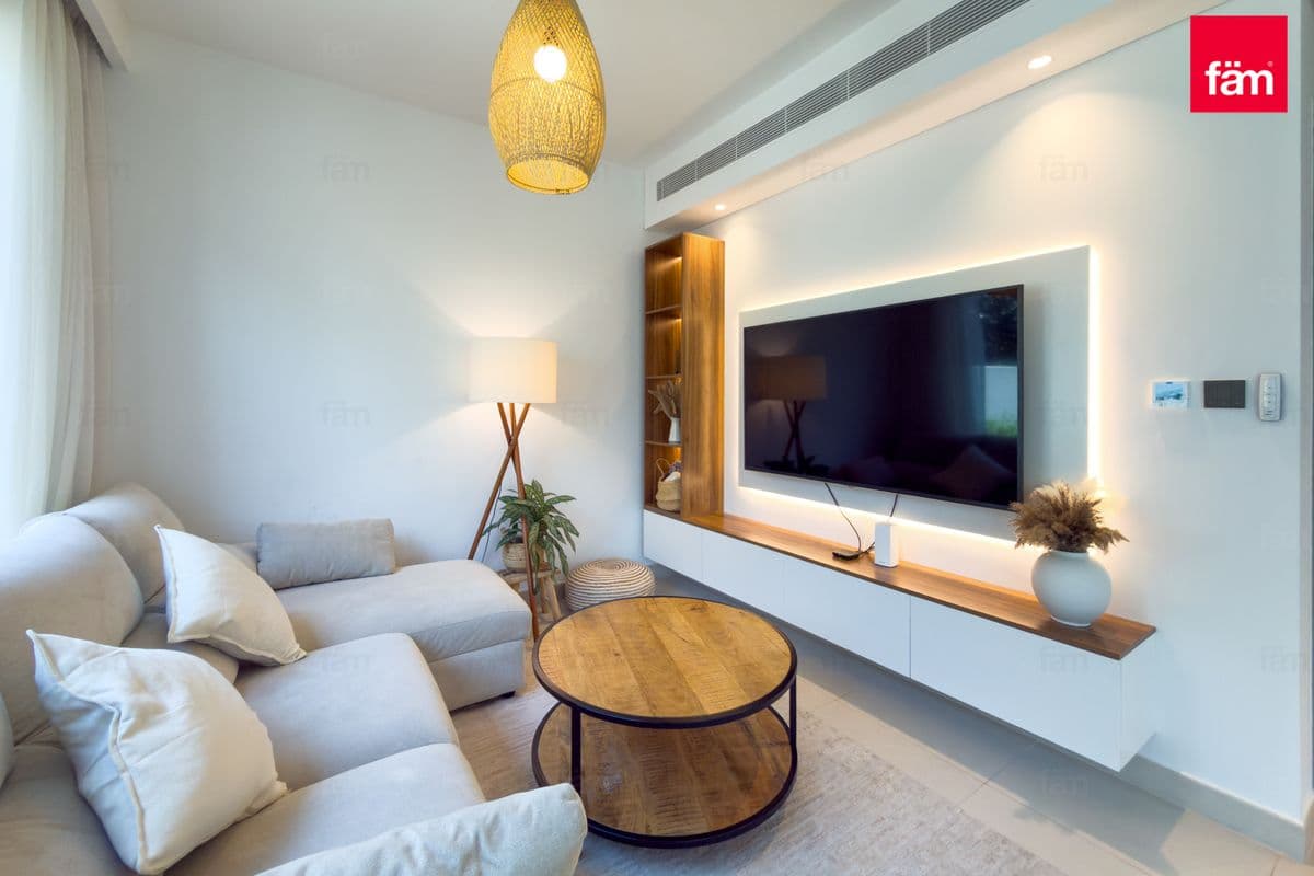 4 bedroom townhouse in Aura Gardens, photograph 7 of 20