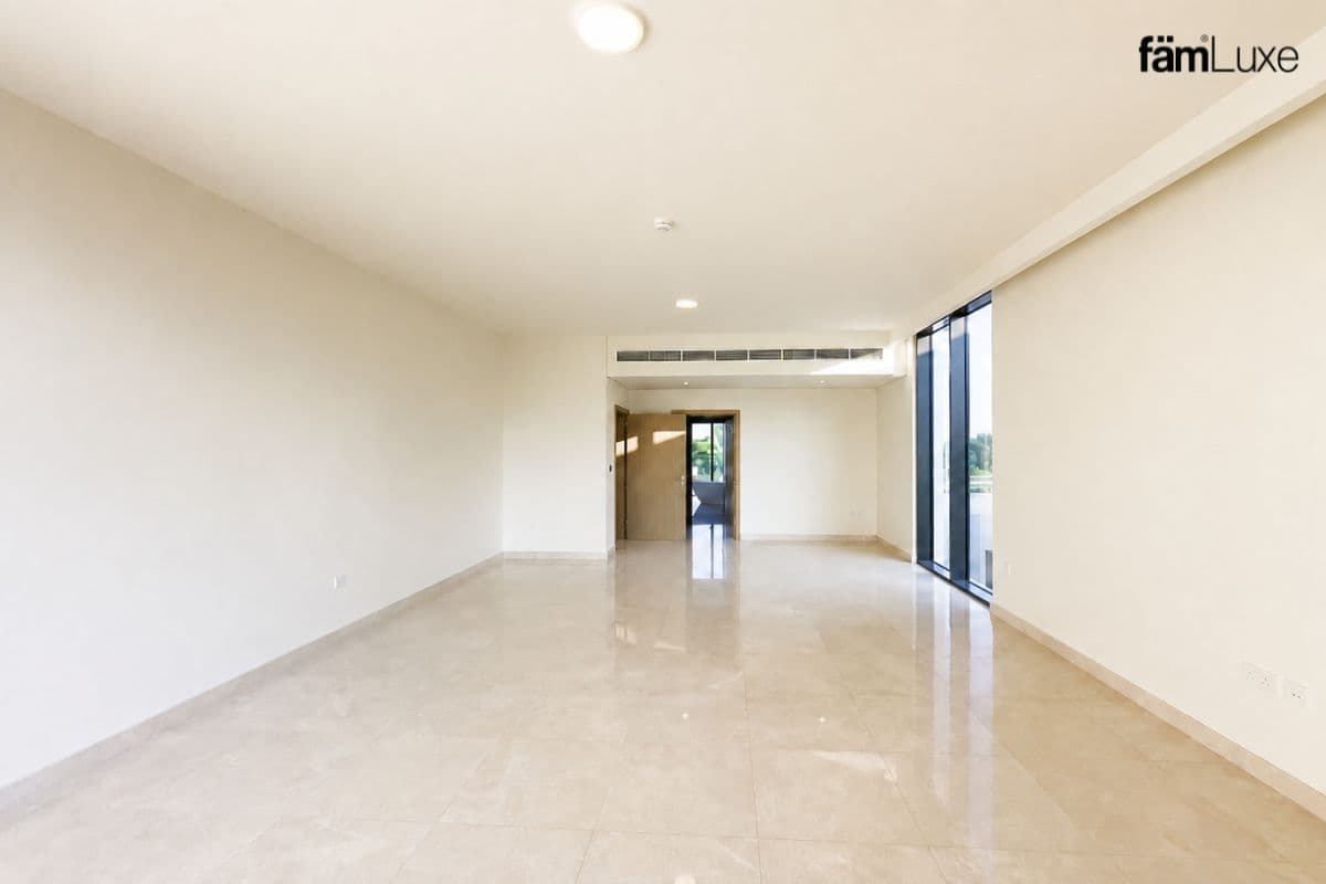 5 bedroom villa in Address Hillcrest, photograph 18 of 20