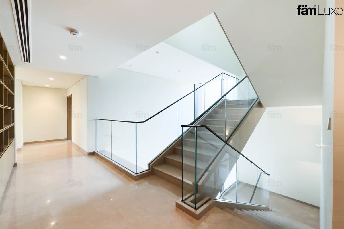 5 bedroom villa in Address Hillcrest, photograph 12 of 17