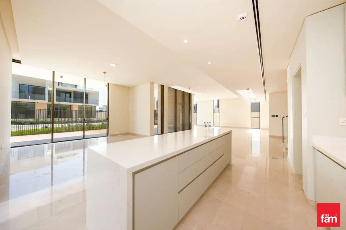 5 bedroom villa in Address Hillcrest, photograph 11 of 20