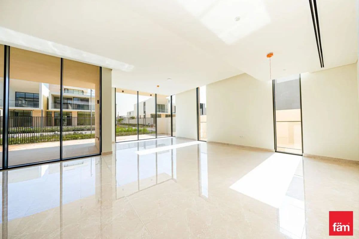 5 bedroom villa in Address Hillcrest, photograph 12 of 20