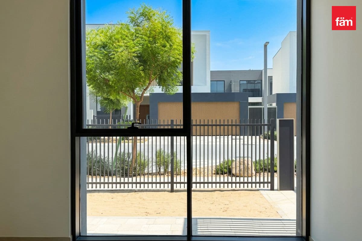 5 bedroom villa in Al Badia Villas, photograph 11 of 20