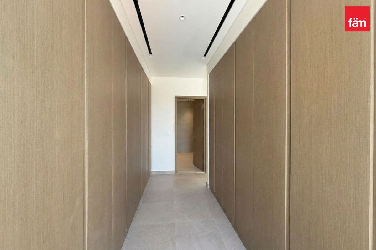 5 bedroom villa in Al Badia Villas, photograph 17 of 20