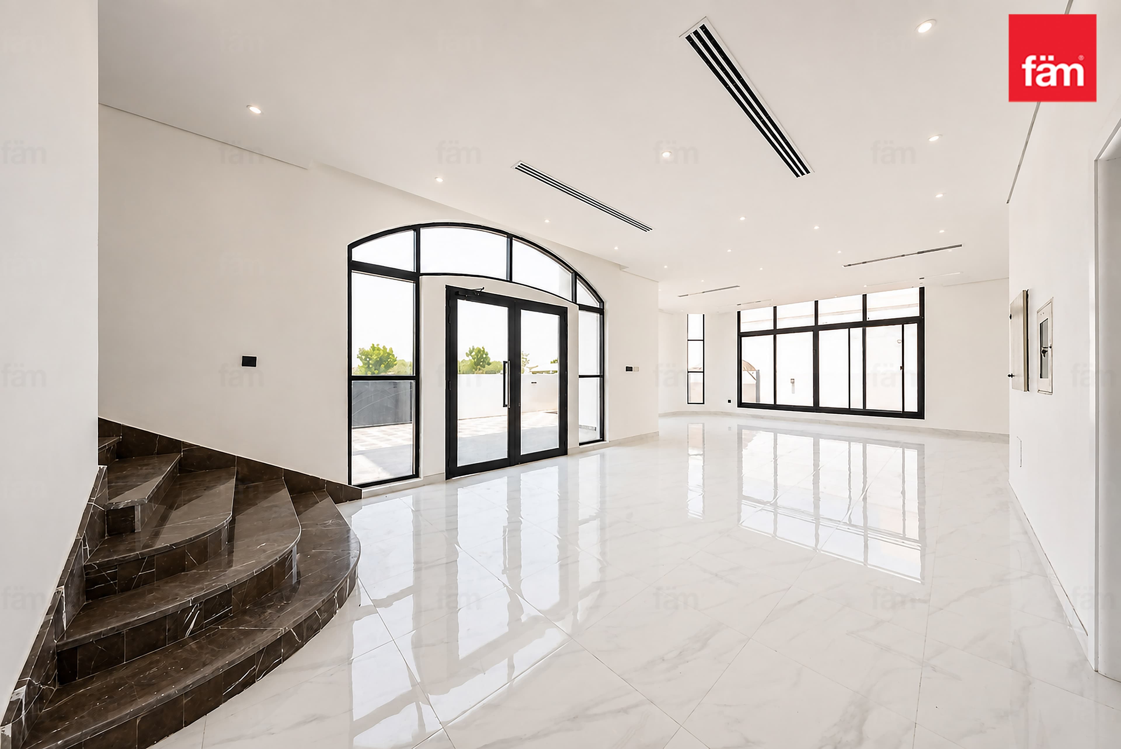 4 bedroom villa in Al Barsha 2 Villas, photograph 3 of 20