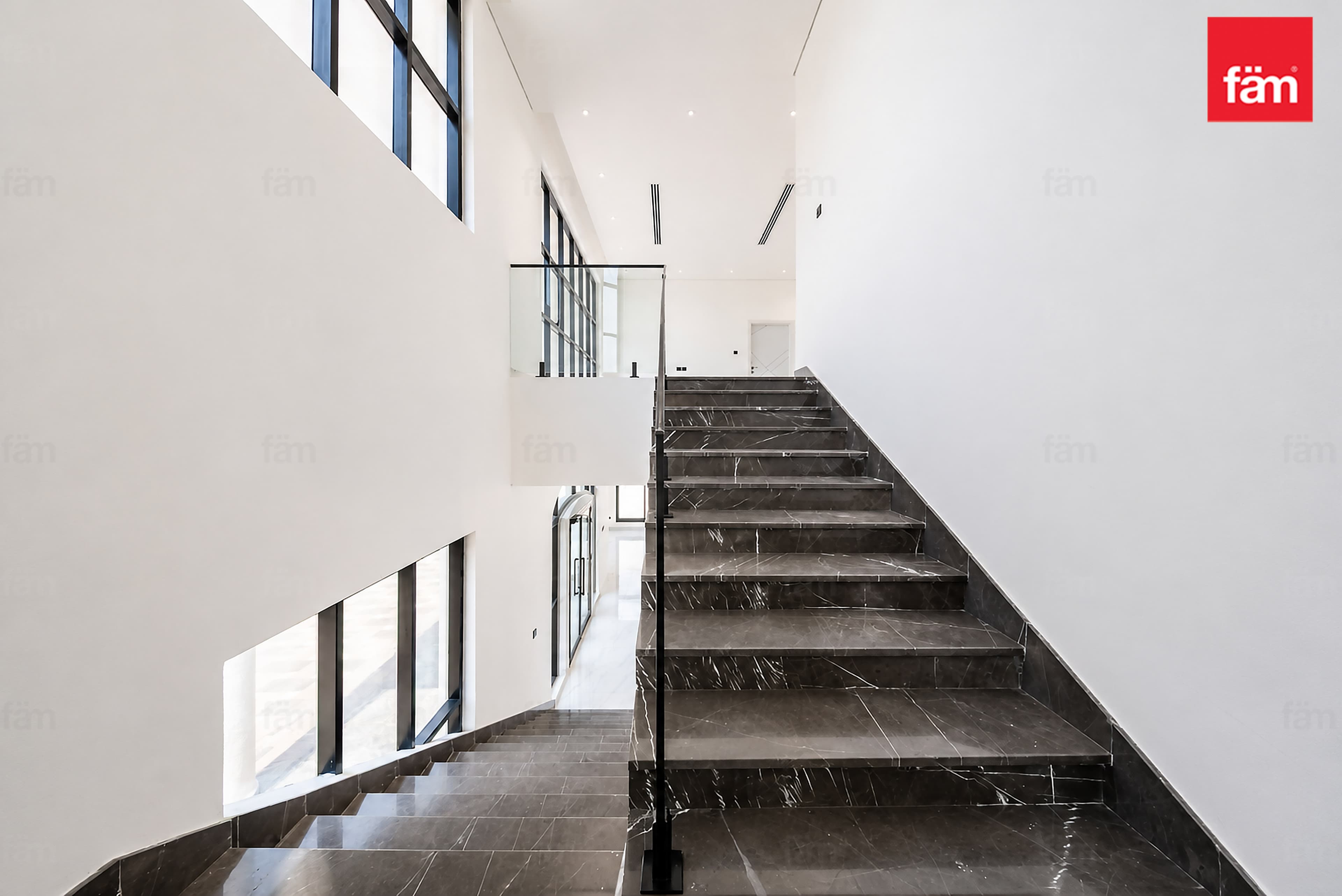 4 bedroom villa in Al Barsha 2 Villas, photograph 17 of 20